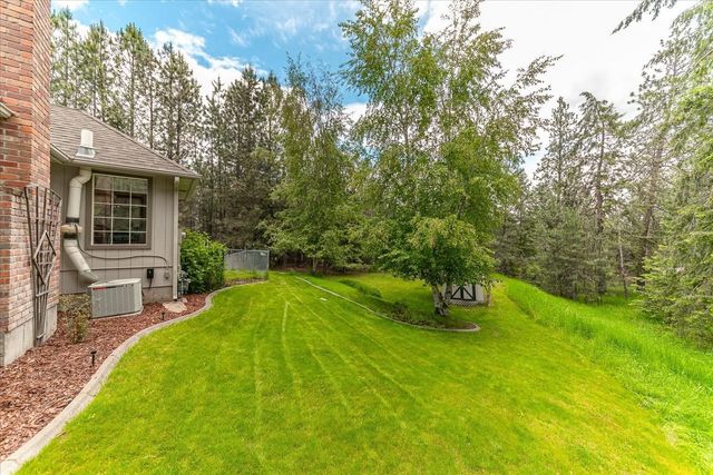 9412 N Oakland Ct, Newman Lake, WA 99025