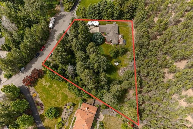 9412 N Oakland Ct, Newman Lake, WA 99025