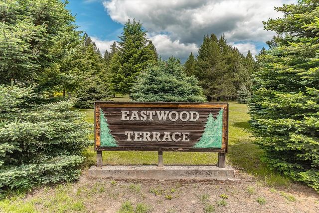 9412 N Oakland Ct, Newman Lake, WA 99025