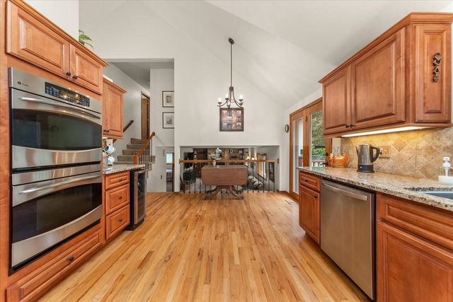 9412 N Oakland Ct, Newman Lake, WA 99025