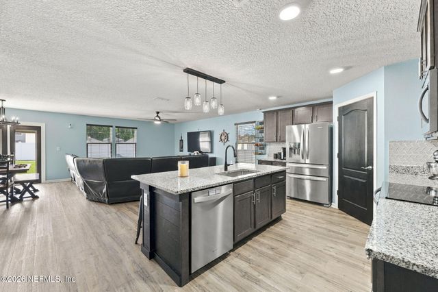 2232 WILLOW GLEN Lane, Green Cove Springs, FL 32043