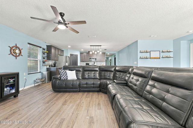2232 WILLOW GLEN Lane, Green Cove Springs, FL 32043