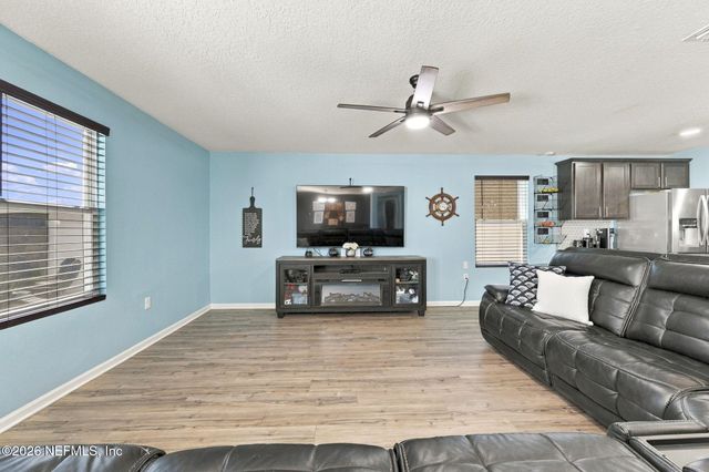 2232 WILLOW GLEN Lane, Green Cove Springs, FL 32043