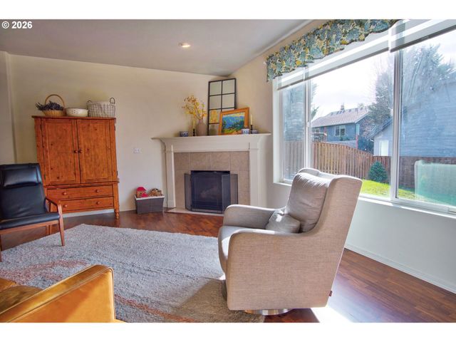 2727 N CRATER Ln, Newberg, OR 97132