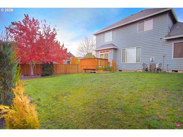 2727 N CRATER Ln, Newberg, OR 97132