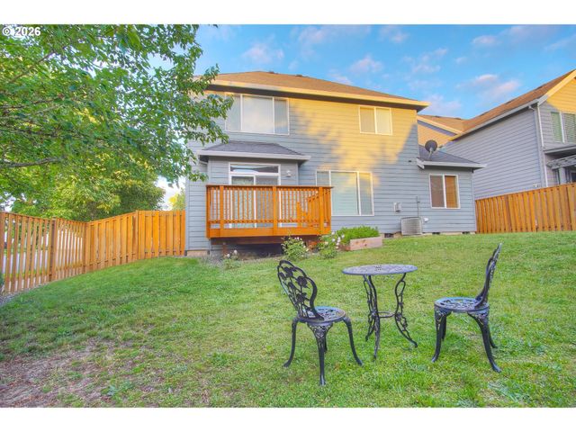 2727 N CRATER Ln, Newberg, OR 97132