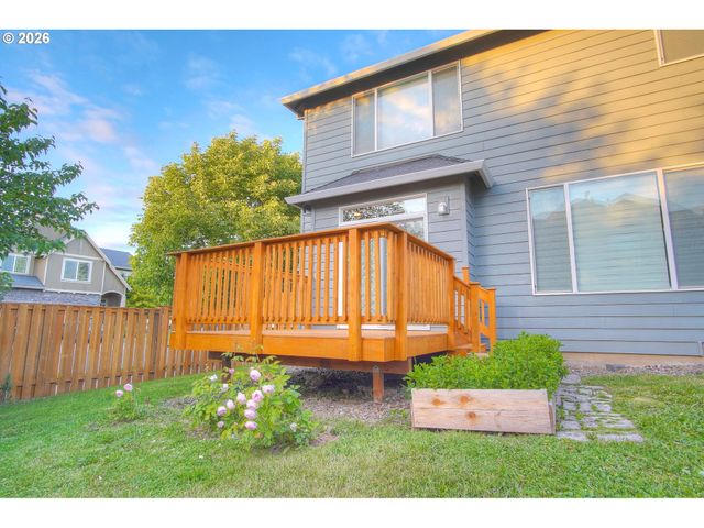 2727 N CRATER Ln, Newberg, OR 97132