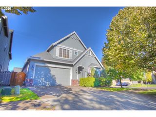 2727 N CRATER Ln, Newberg, OR 97132