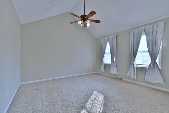 1612 Stonebridge Trail, Wheaton, IL 60189