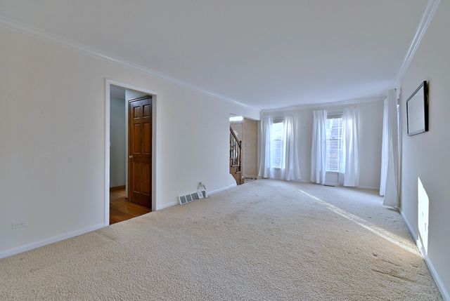 1612 Stonebridge Trail, Wheaton, IL 60189