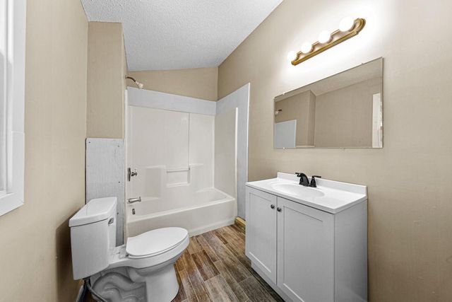 120 4th Avenue SW, Faribault, MN 55021