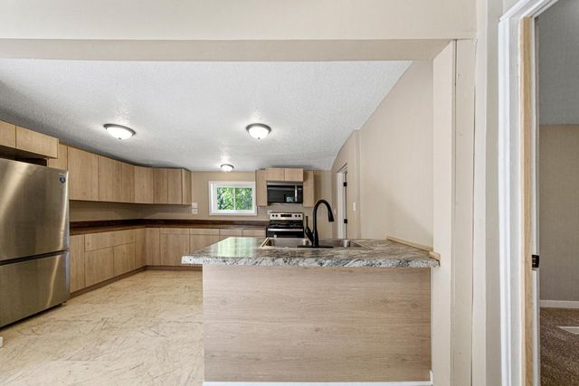 120 4th Avenue SW, Faribault, MN 55021