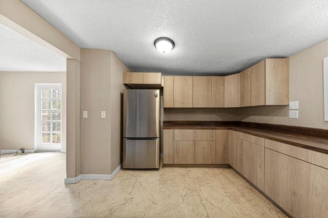 120 4th Avenue SW, Faribault, MN 55021