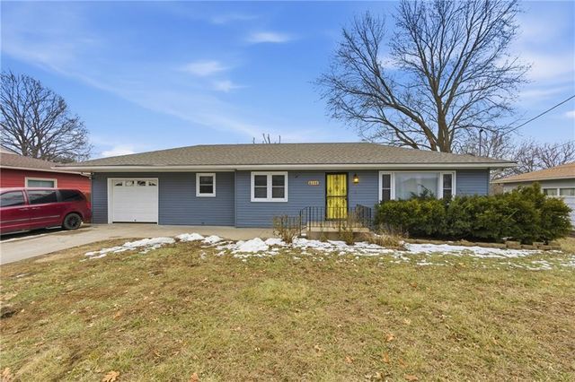 6137 Cernech Road, Kansas City, KS 66104