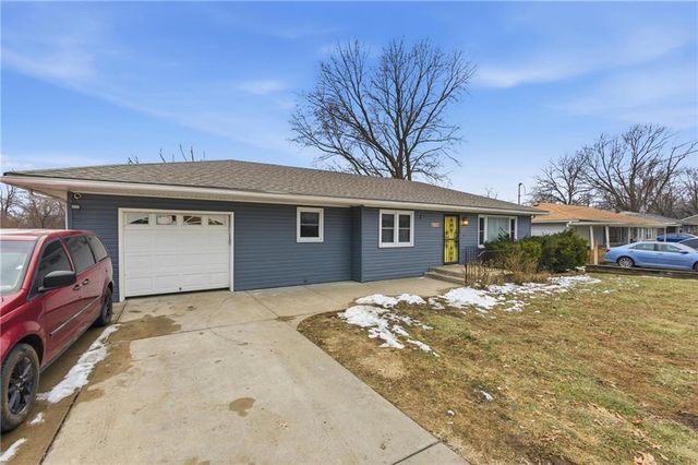 6137 Cernech Road, Kansas City, KS 66104