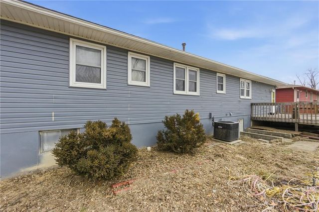 6137 Cernech Road, Kansas City, KS 66104