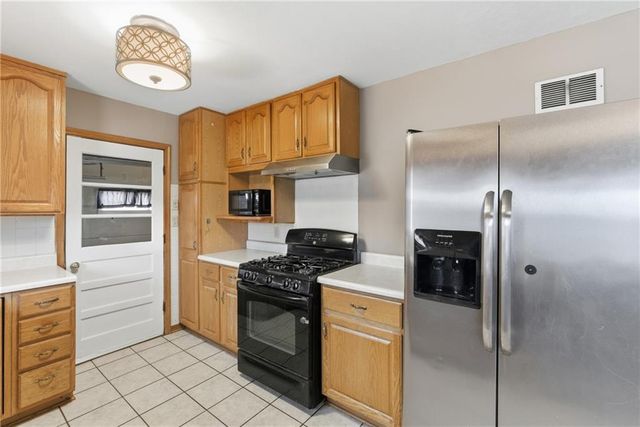 6137 Cernech Road, Kansas City, KS 66104