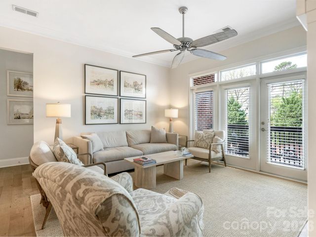 2964 Selwyn Avenue 209, Charlotte, NC 28209