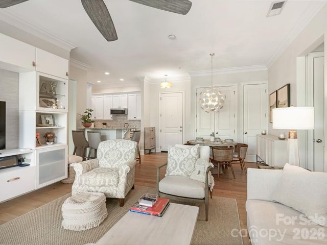 2964 Selwyn Avenue 209, Charlotte, NC 28209