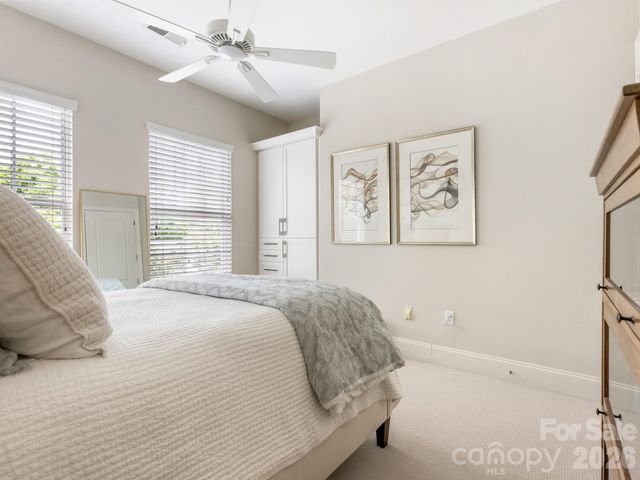 2964 Selwyn Avenue 209, Charlotte, NC 28209