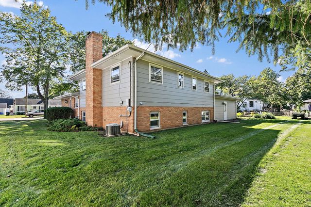 340 Illinois Street, Dundee, IL 60118