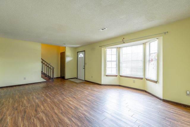 1341 Village Green Drive, Hixson, TN 37343