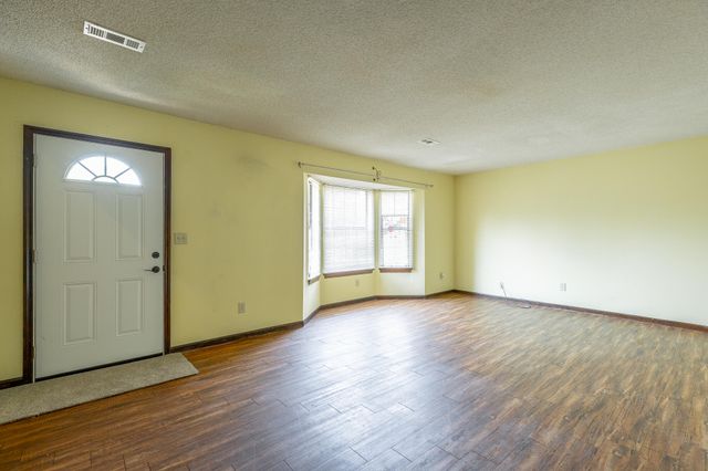 1341 Village Green Drive, Hixson, TN 37343