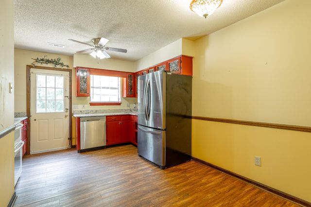 1341 Village Green Drive, Hixson, TN 37343