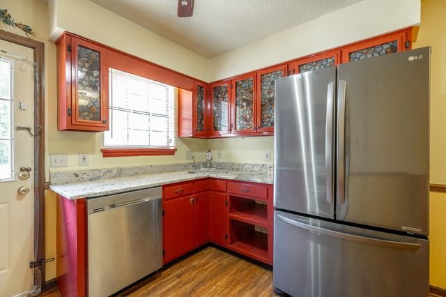 1341 Village Green Drive, Hixson, TN 37343