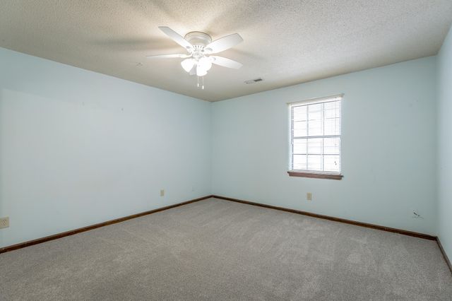 1341 Village Green Drive, Hixson, TN 37343