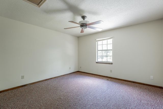 1341 Village Green Drive, Hixson, TN 37343
