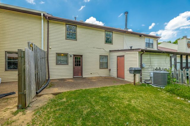 1341 Village Green Drive, Hixson, TN 37343