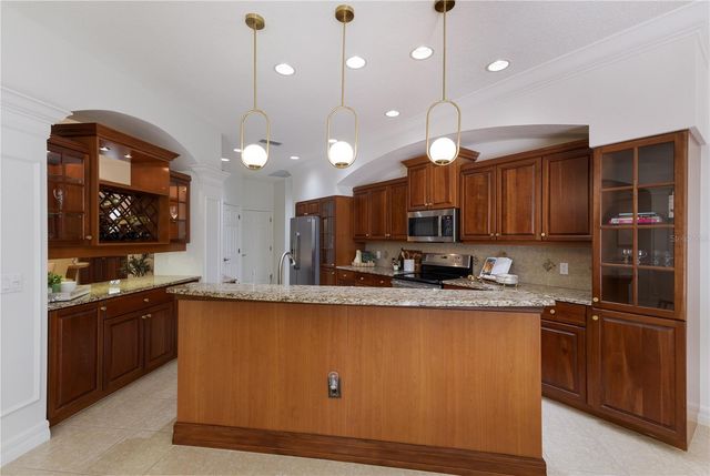 7012 TWIN HILLS TERRACE, Lakewood Ranch, FL 34202