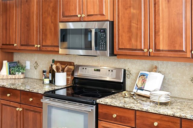 7012 TWIN HILLS TERRACE, Lakewood Ranch, FL 34202