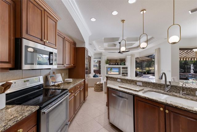 7012 TWIN HILLS TERRACE, Lakewood Ranch, FL 34202