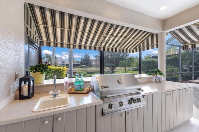 7012 TWIN HILLS TERRACE, Lakewood Ranch, FL 34202