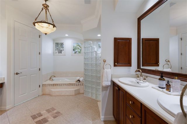 7012 TWIN HILLS TERRACE, Lakewood Ranch, FL 34202