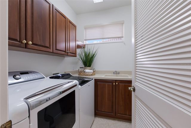 7012 TWIN HILLS TERRACE, Lakewood Ranch, FL 34202