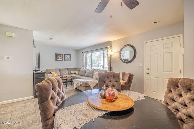 43455 30th Street Unit 4, Lancaster, CA 93536