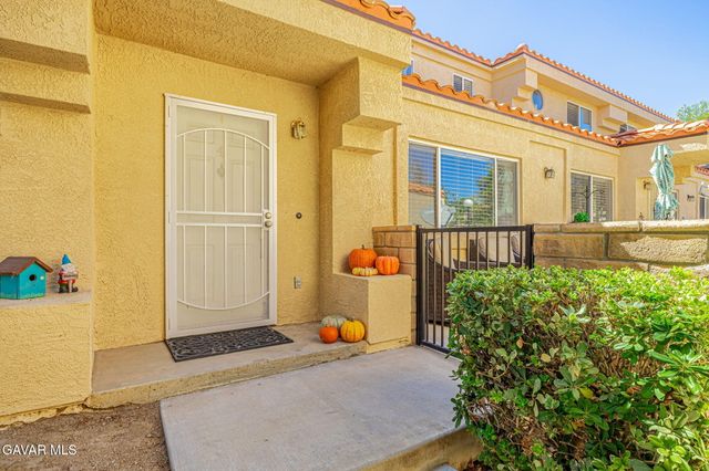 43455 30th Street Unit 4, Lancaster, CA 93536