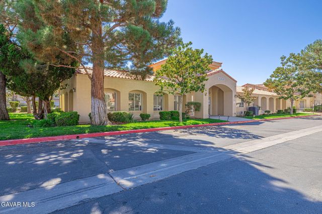 43455 30th Street Unit 4, Lancaster, CA 93536