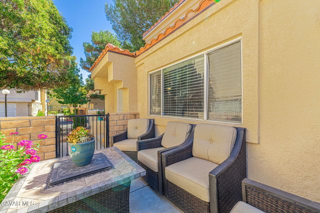 43455 30th Street Unit 4, Lancaster, CA 93536