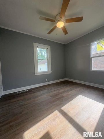 512 BROAD Place, Springfield, IL 62703