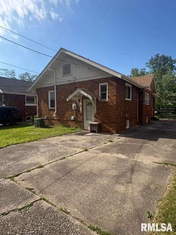 512 BROAD Place, Springfield, IL 62703