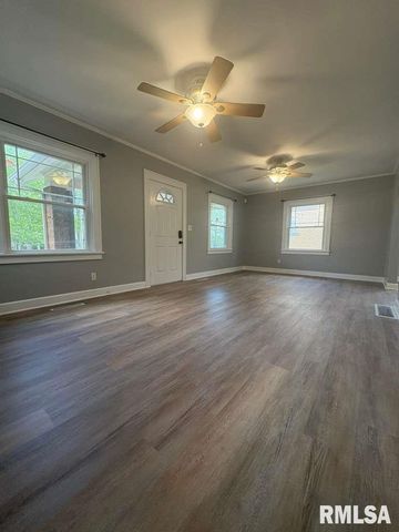 512 BROAD Place, Springfield, IL 62703