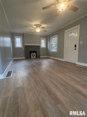 512 BROAD Place, Springfield, IL 62703