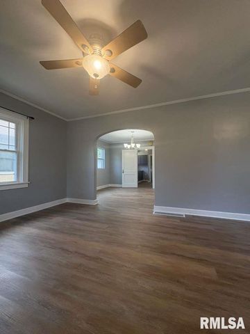 512 BROAD Place, Springfield, IL 62703