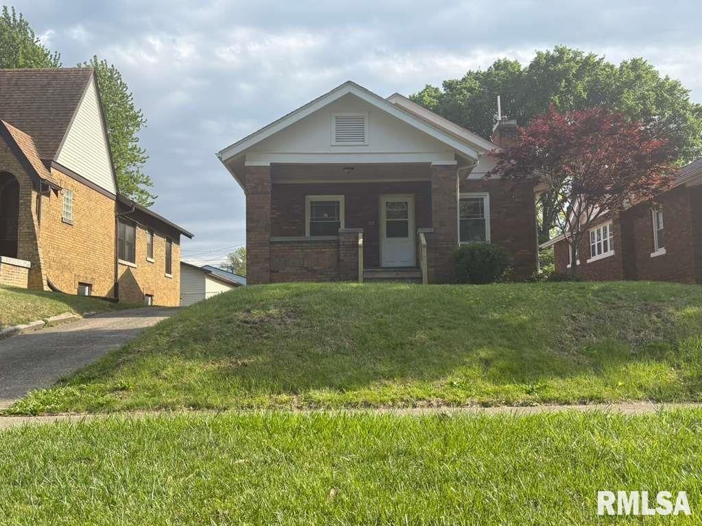 512 BROAD Place, Springfield, IL 62703