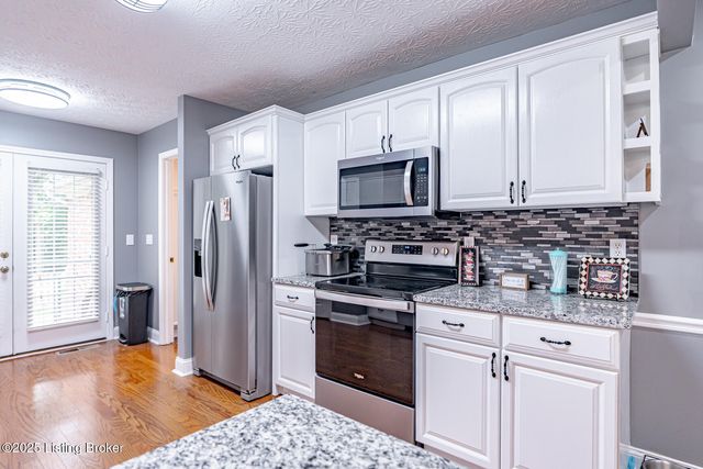 4111 Countryside Dr, Simpsonville, KY 40067