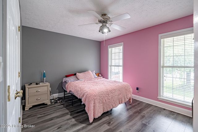 4111 Countryside Dr, Simpsonville, KY 40067